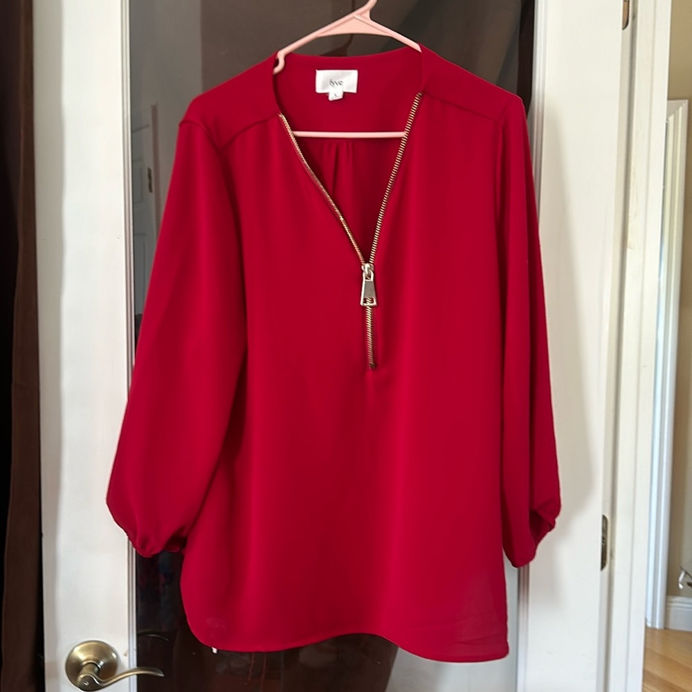 Red zippered top, very comfortable
